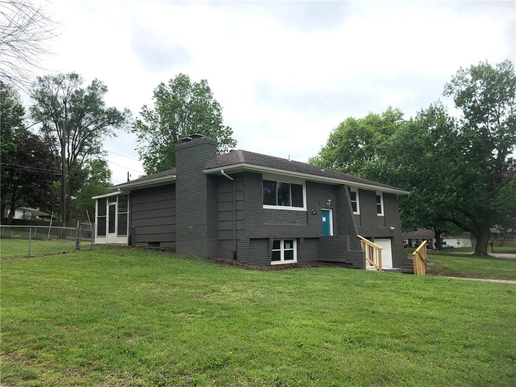 908 SW 14th St Terrace, Blue Springs, MO 64015