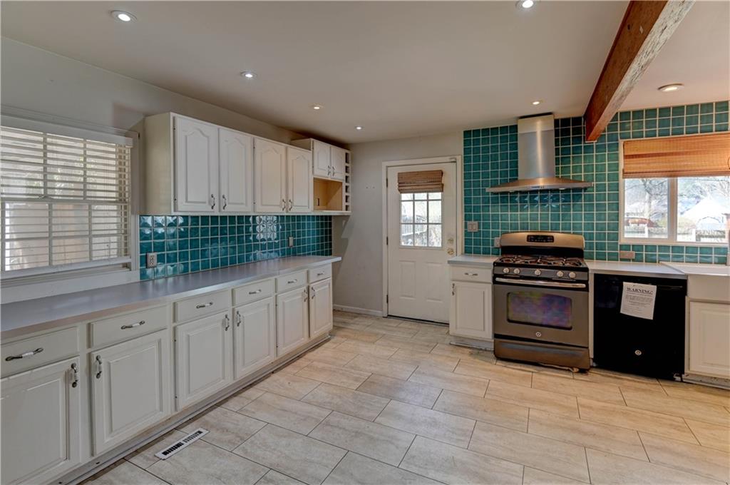 5300 Sycamore Drive, Roeland Park, KS 66205