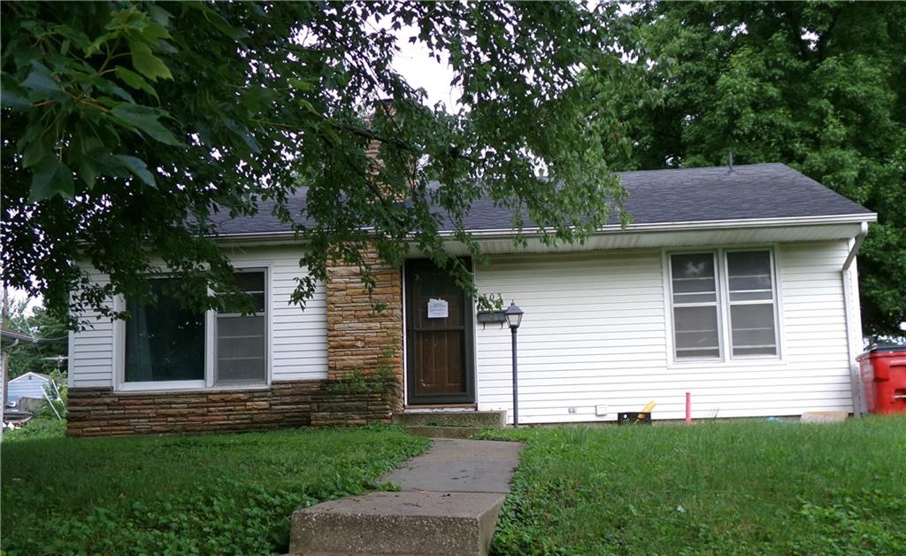 303 S 27th Street, Lexington, MO 64067