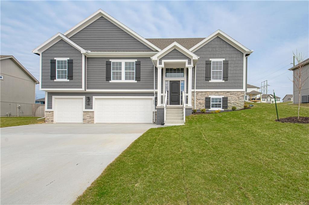 10144 N Brighton Avenue, Kansas City, MO 64156