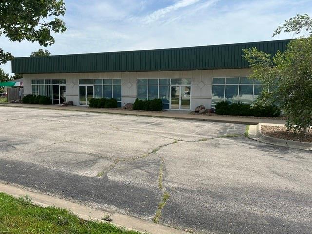 450 N Iowa Street, Lawrence, KS 66044