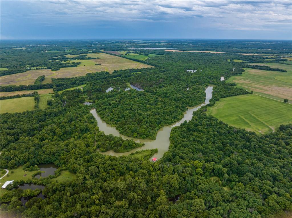 685 NE 1002P Road, Calhoun, MO 65323