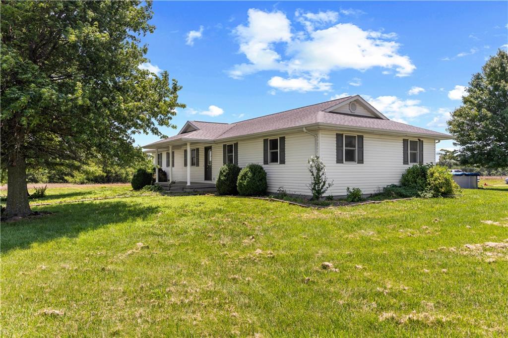 26060 E B Highway, Sheldon, MO 64784