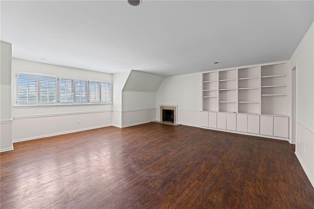 8361 SOMERSET Drive, Prairie Village, KS 66207
