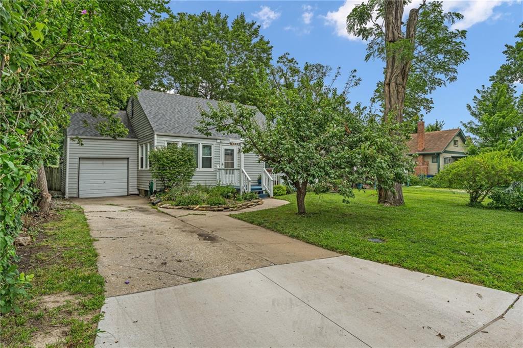 1820 Vermont Street, Lawrence, KS 66044