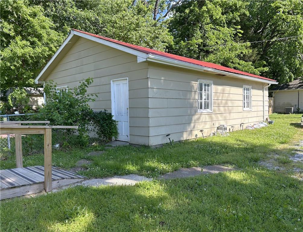 935 W Walnut Street, Nevada, MO 64772