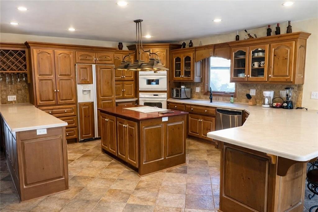 3907 NE Beach Road, Lee's Summit, MO 64064