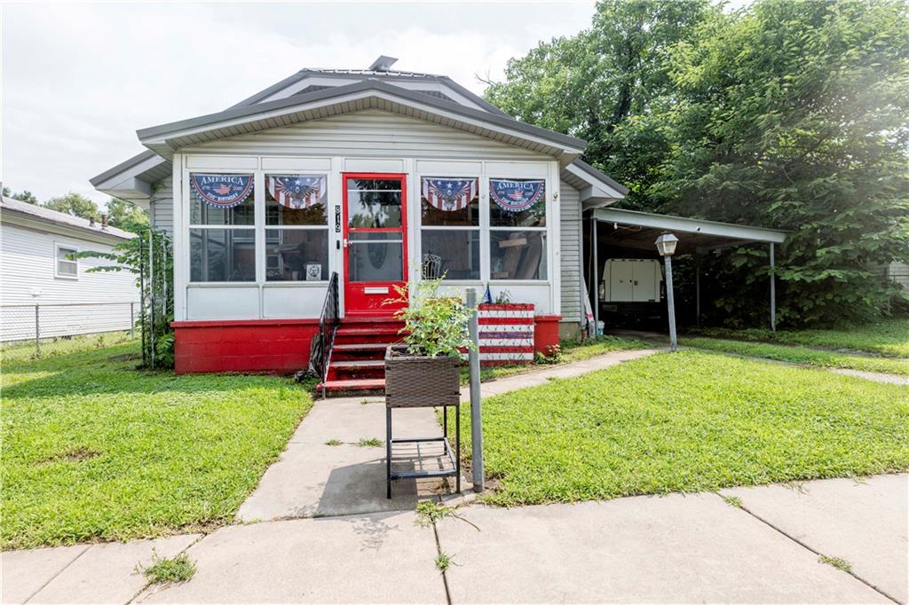 819 E Poplar Street, Independence, KS 67301