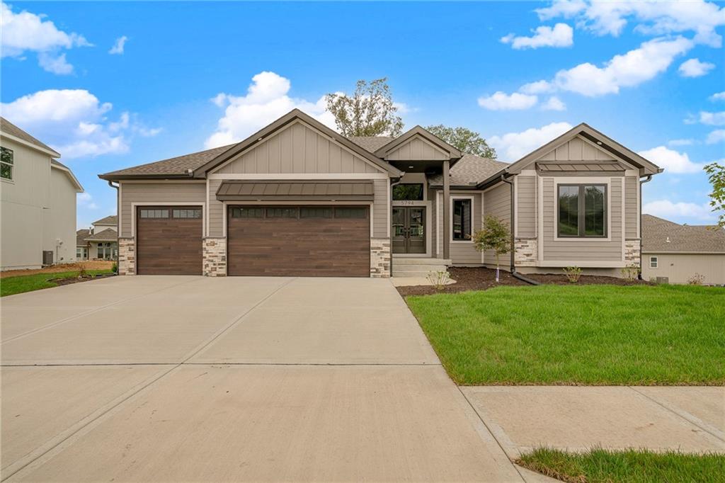 5794 NW Black Oak Court, Parkville, MO 64152