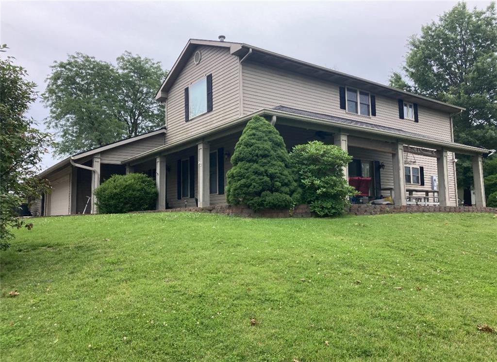 2216 Country Club Drive, Chillicothe, MO 64601