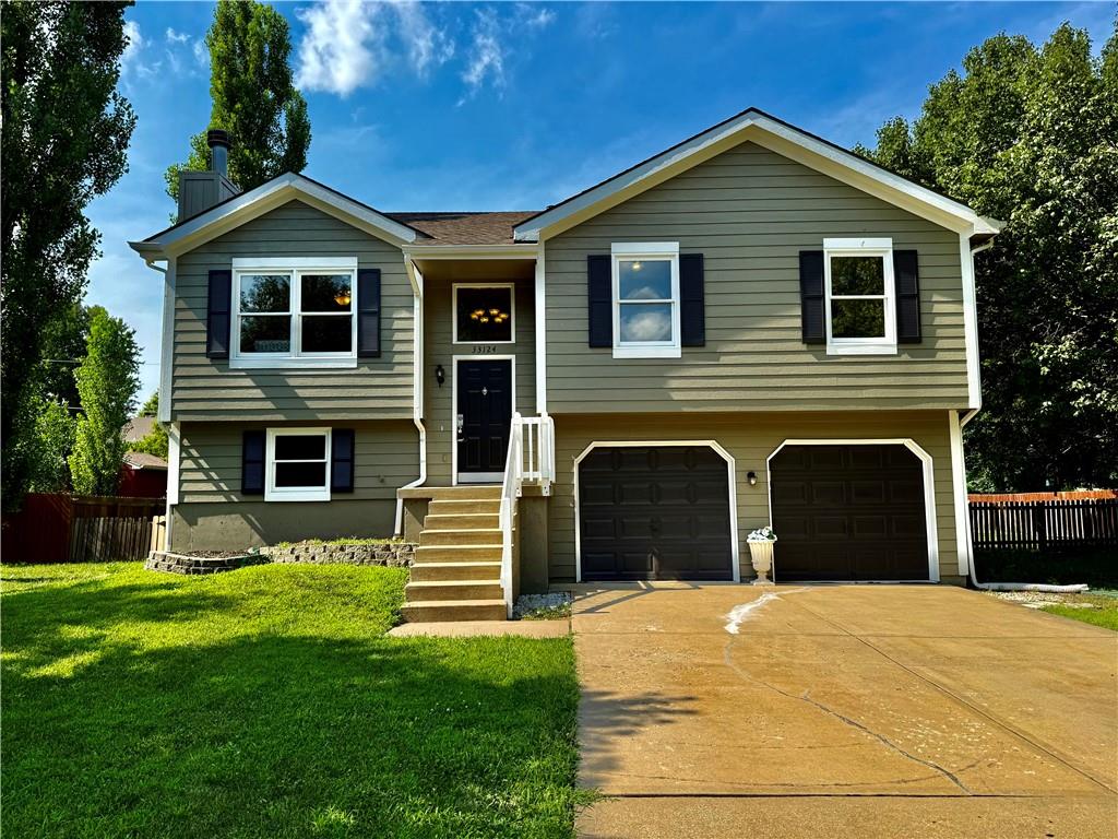 33124 W 87th Terrace, De Soto, KS 66018