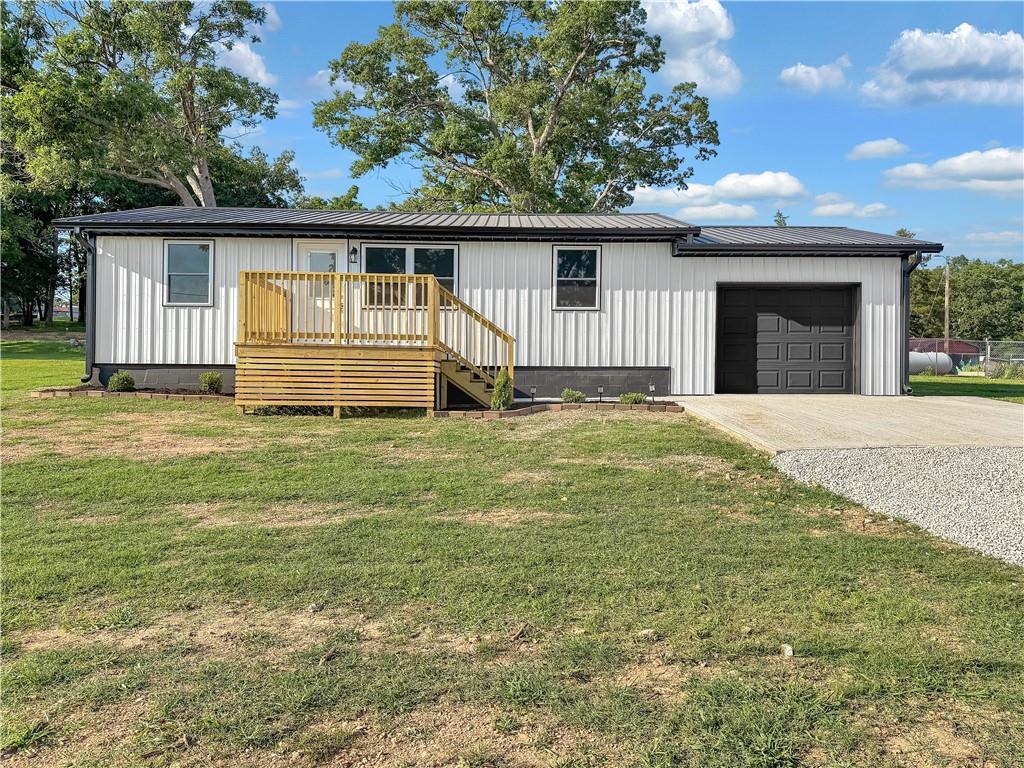 26657 Waterview Drive, Warsaw, MO 65355