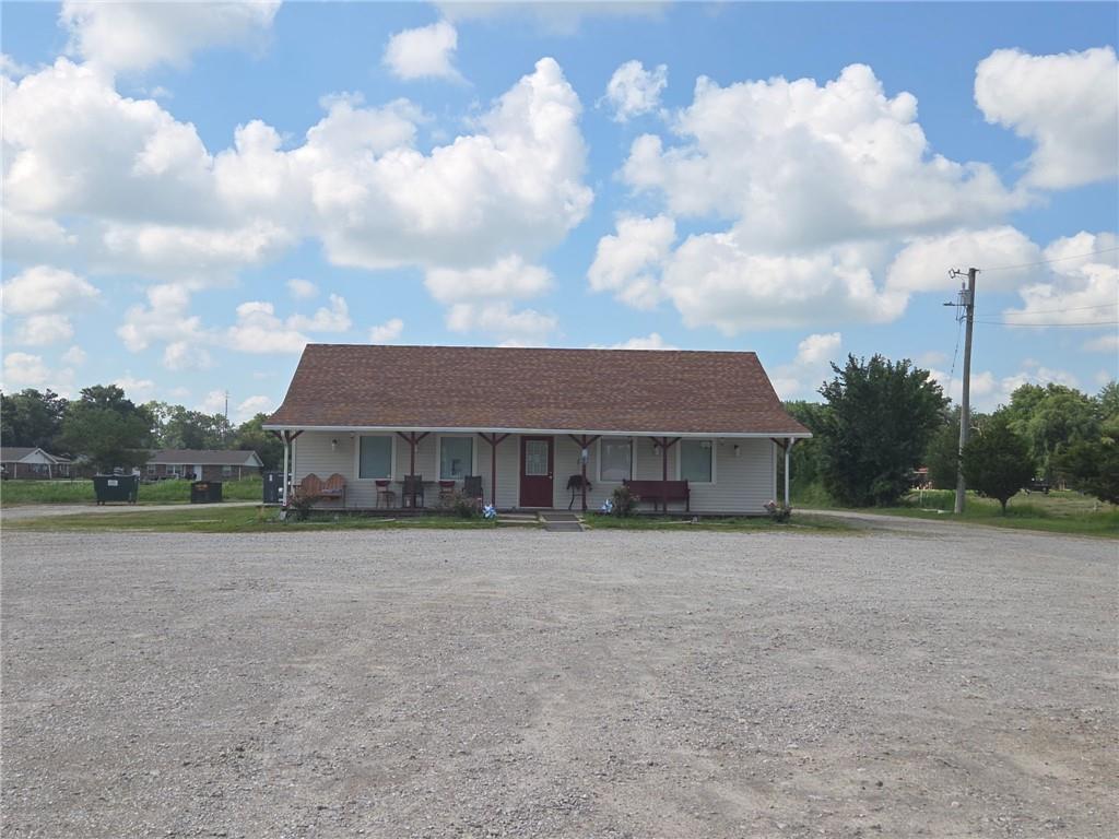 607 W Gene Lathrop Drive, Sheldon, MO 64784