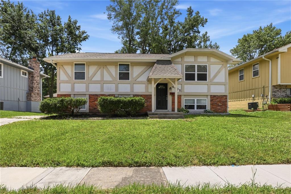 6405 E 140th Terrace, Grandview, MO 64030