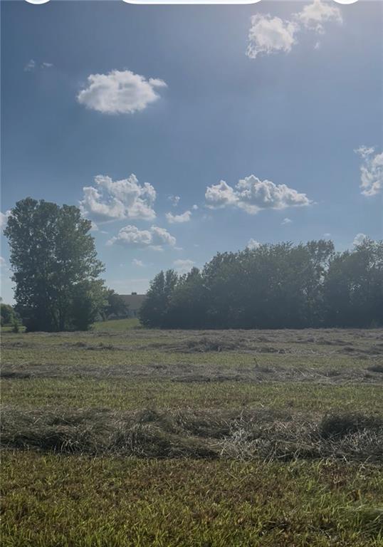 2448 SW Meadow Lake Drive, Ottawa, KS 66067
