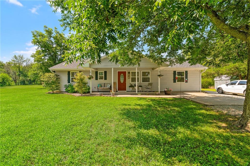 15562 E Kaw Rapids Road, Nevada, MO 64772