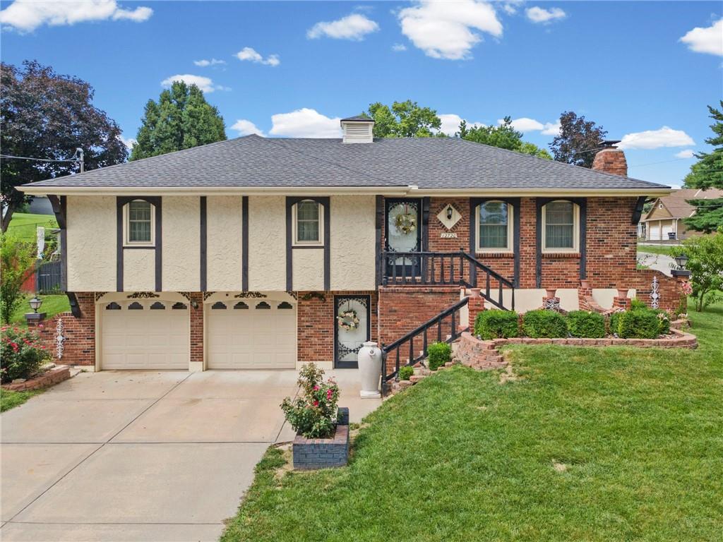 12720 E Silver Lane, Sugar Creek, MO 64050