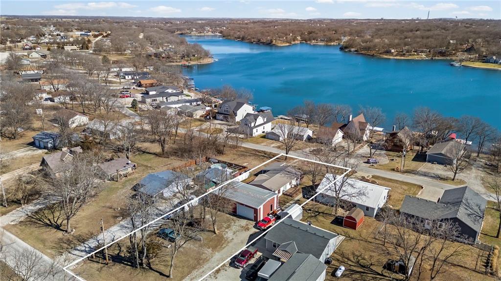 89 Lakeview Lane, Linn Valley, KS 66040