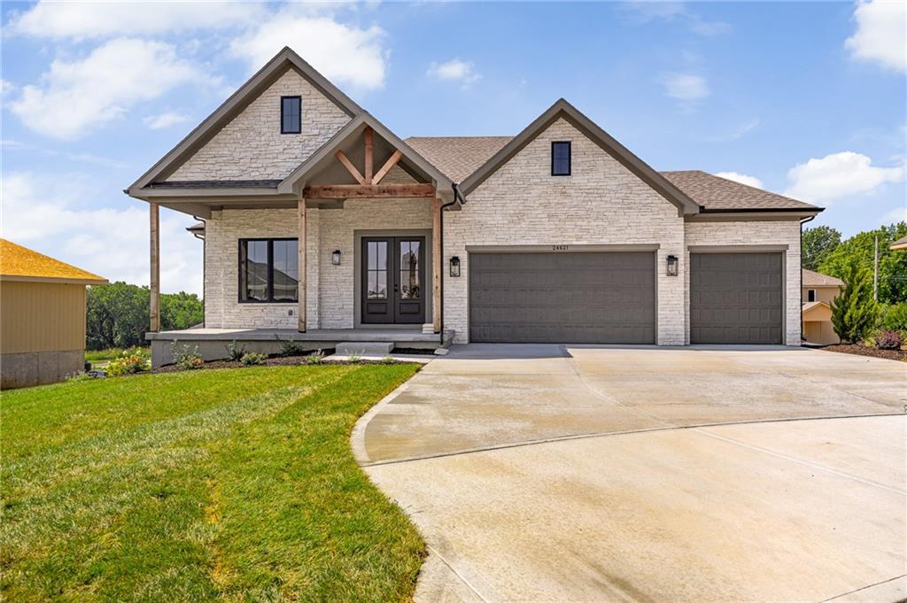 24621 W 60th Terrace, Shawnee, KS 66226