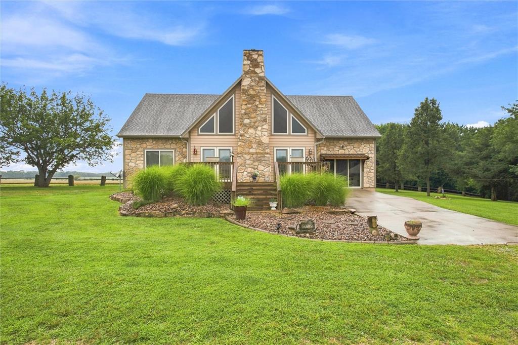 3776 Delaware Road, Pomona, KS 66076