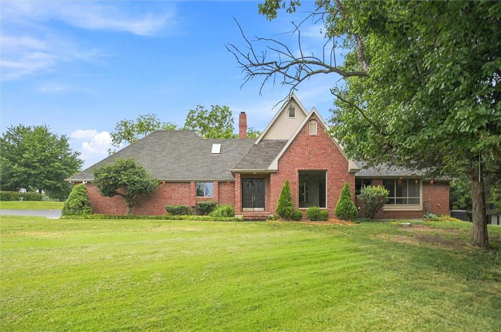 2530 Greenwood Drive, Ottawa, KS 66067