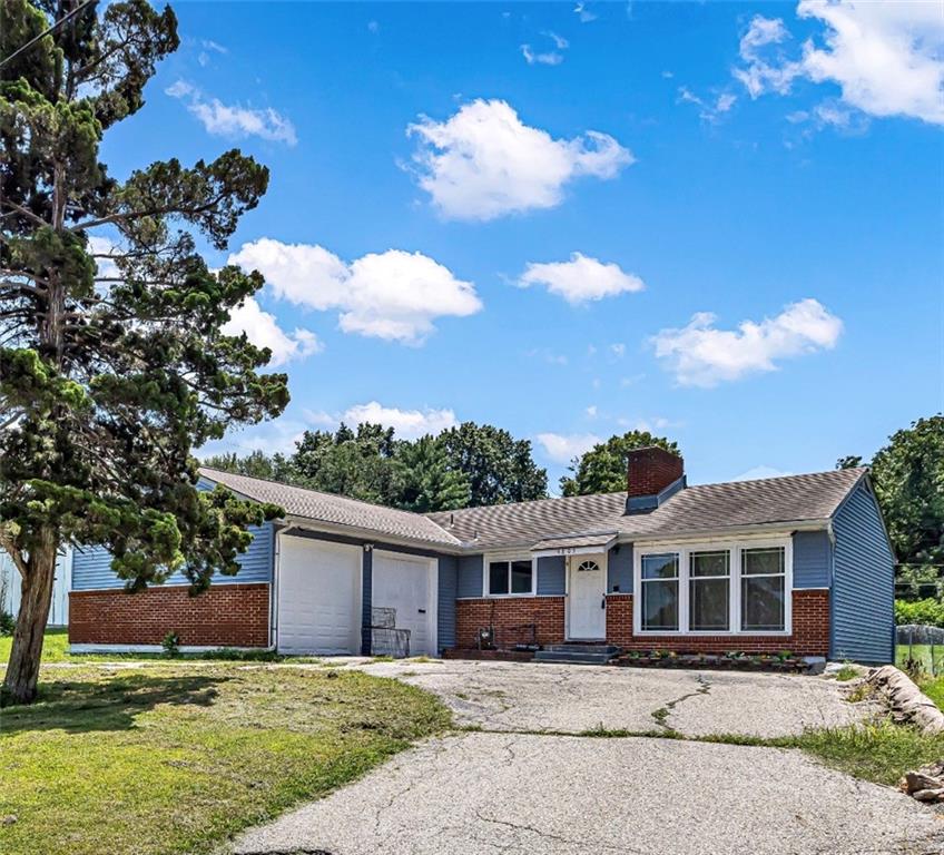 9805 E 33RD Street, Independence, MO 64052