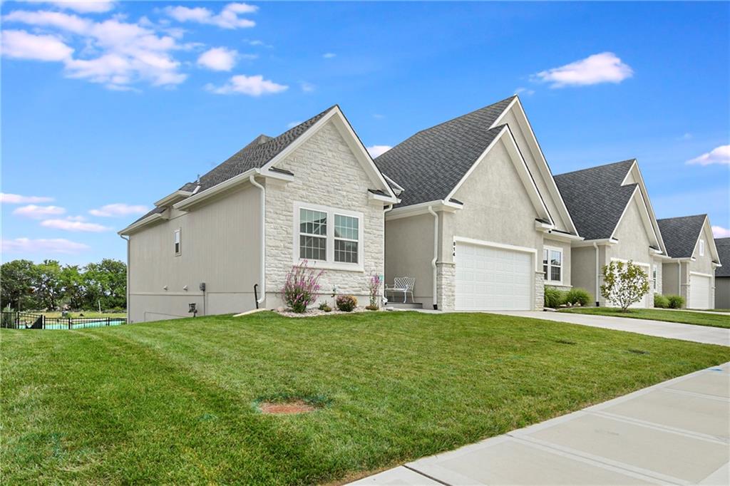 814 NE Algonquin Street, Lee's Summit, MO 64064