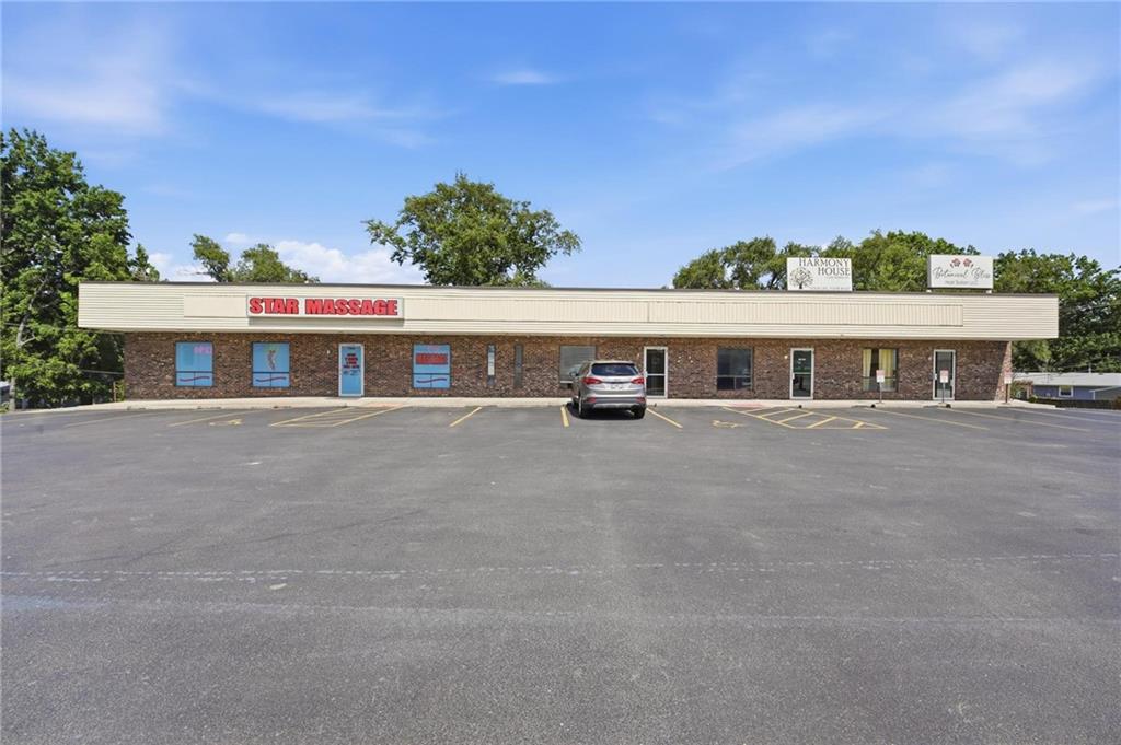 114-120 SW 7 Highway, Blue Springs, MO 64014