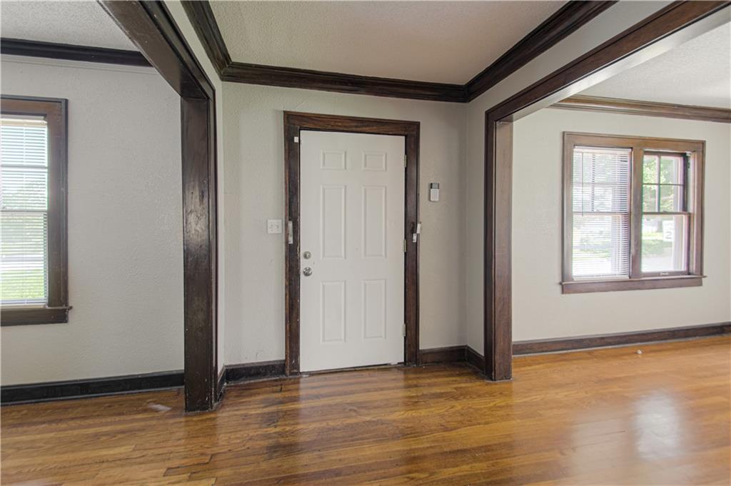 6727 Paseo Boulevard, Kansas City, MO 64132