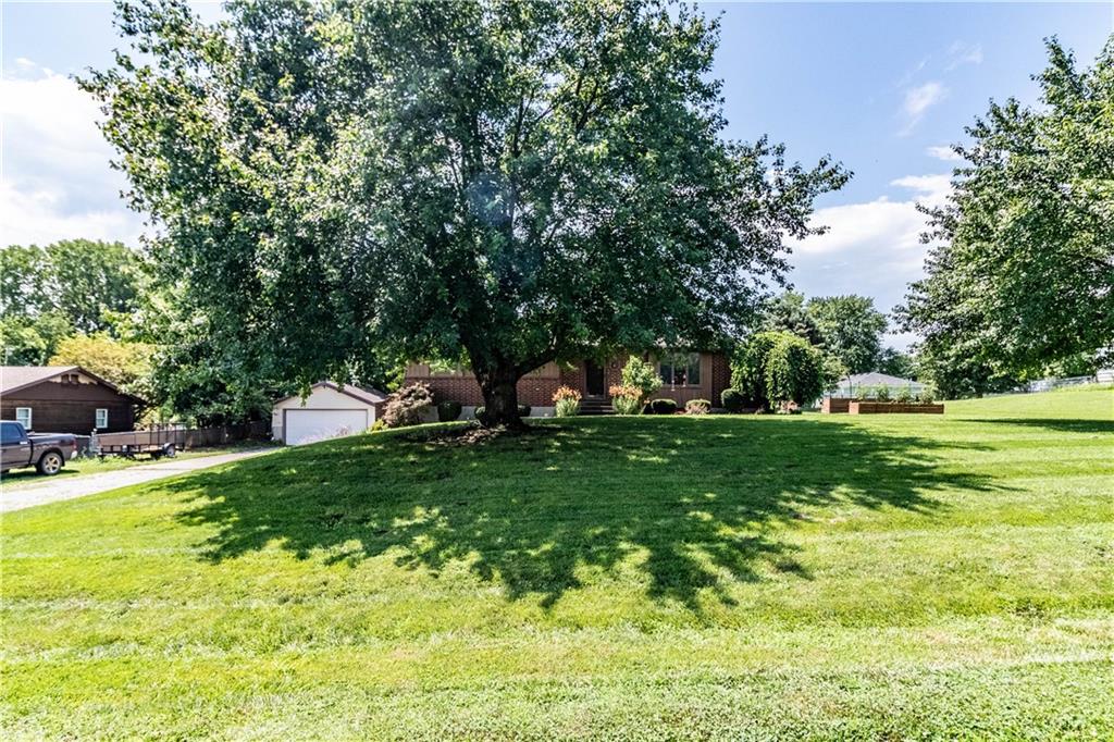 12064 Mike Road, Lexington, MO 64067