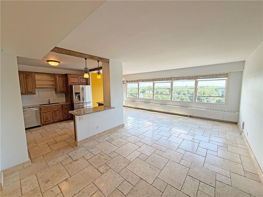333 W Meyer Boulevard, Kansas City, MO 64113