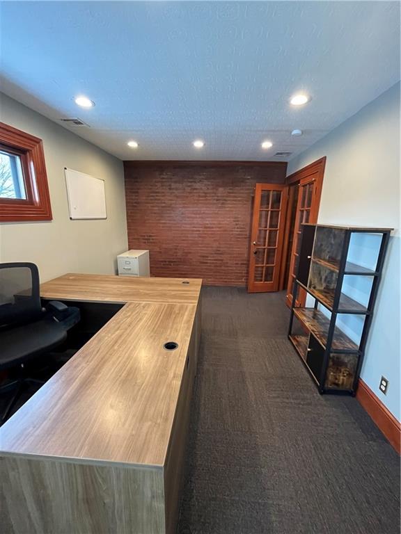 2526 Holmes Street, Kansas City, MO 64108