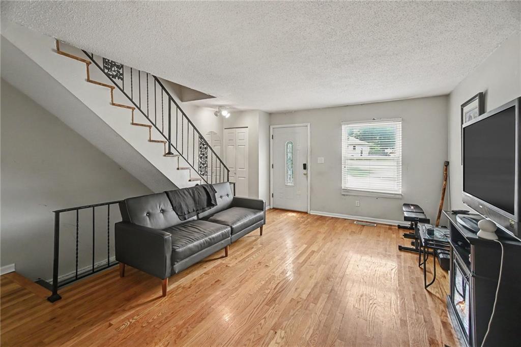 8815 Sycamore Avenue, Kansas City, MO 64138