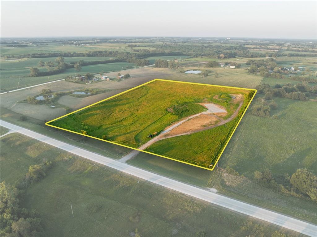 5292 N 13 Highway, Hamilton, MO 64644