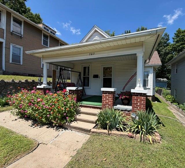 703 Mcdonald Street, St Joseph, MO 64505
