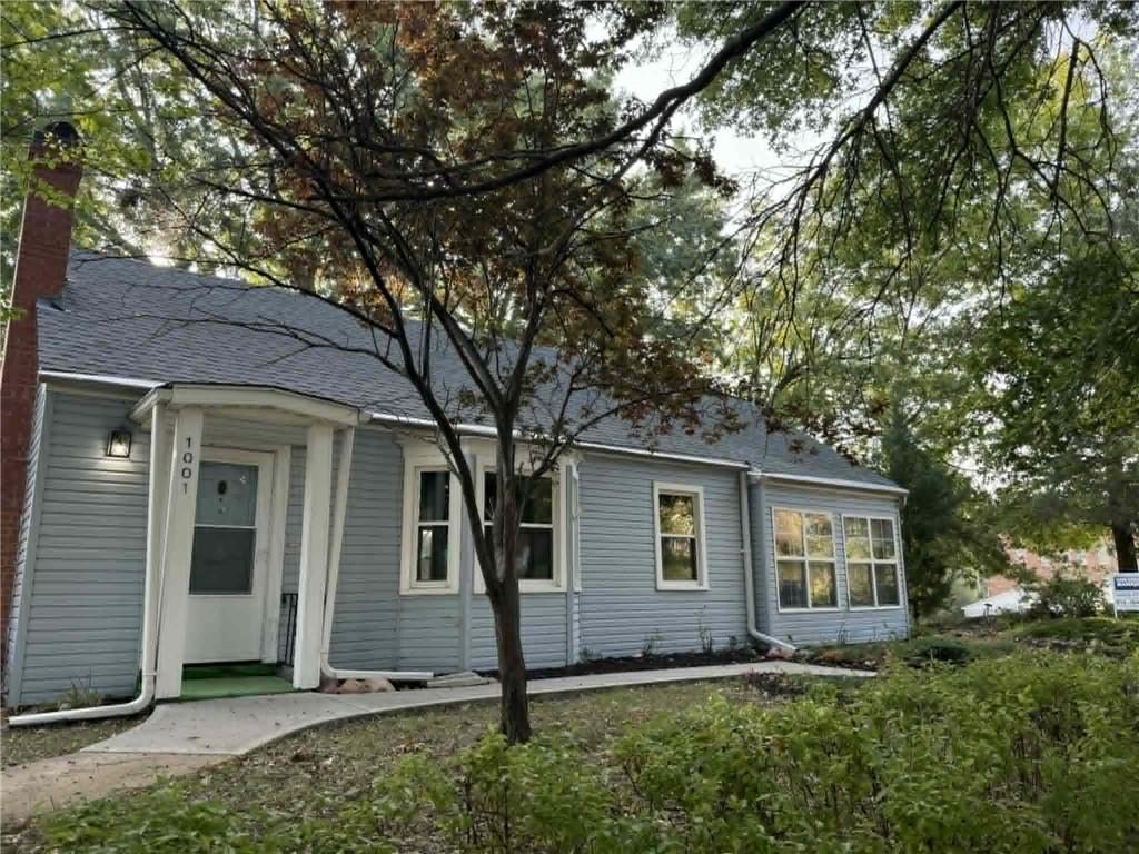 1001 N 25th Street, St Joseph, MO 64506