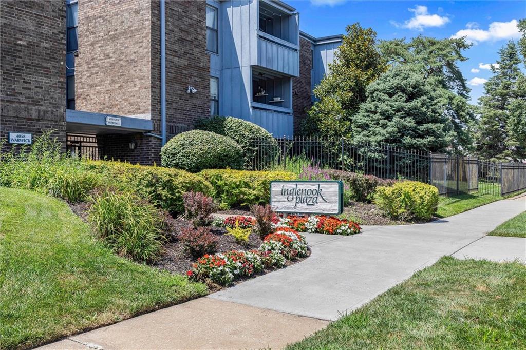 4056 Warwick Boulevard, Kansas City, MO 64111