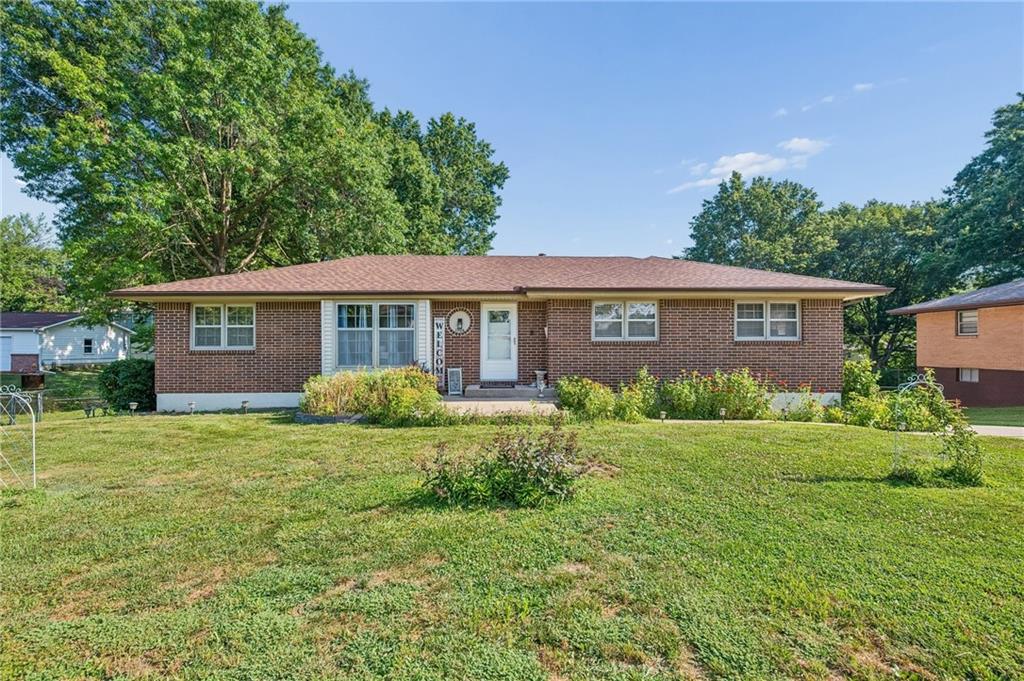 1504 NE 76 Street, Gladstone, MO 64118