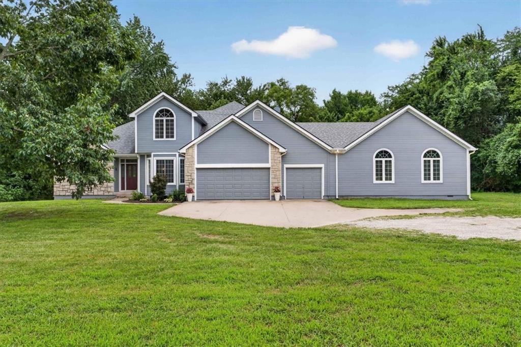 33403 E Nebgen Road, Grain Valley, MO 64029