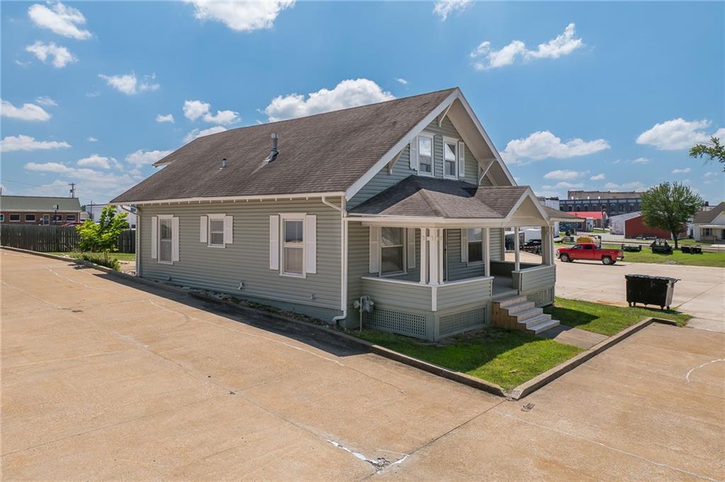 911 Cherry Street, Chillicothe, MO 64601