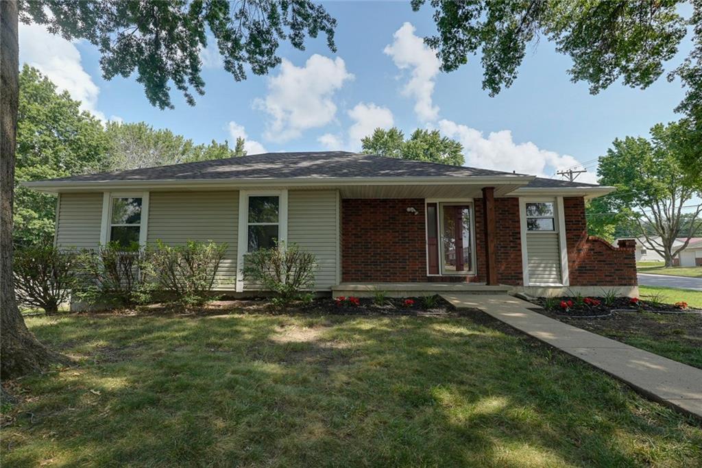 501 W McDowell Avenue, Odessa, MO 64076