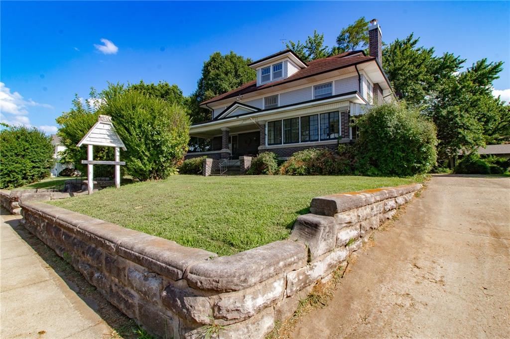 210 E Gay Street, Warrensburg, MO 64093