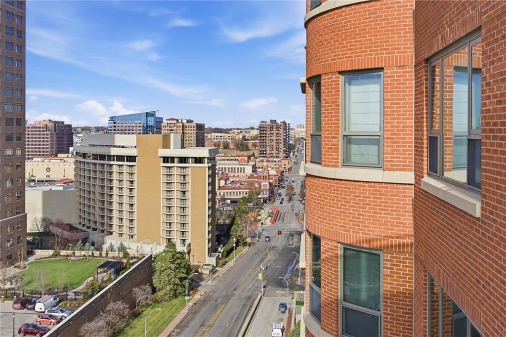 4950 Central Street, Kansas City, MO 64112