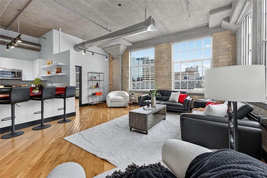 2029 WYANDOTTE #204 Street, Kansas City, MO 64108
