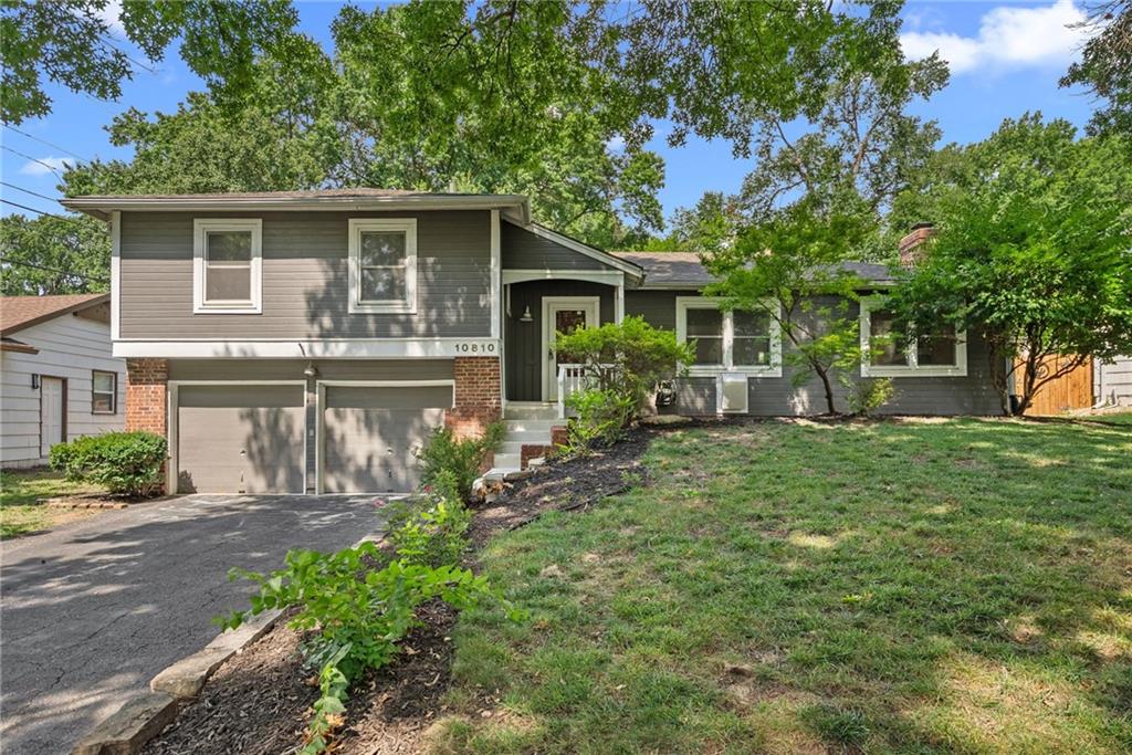 10810 Oak Street, Kansas City, MO 64114