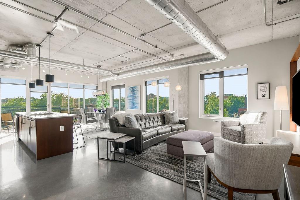 4141 PENNSYLVANIA Avenue, Kansas City, MO 64111