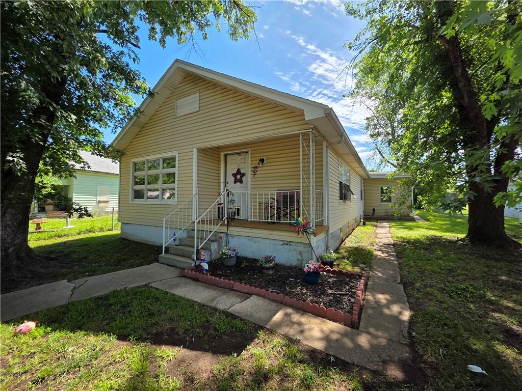 222 S Burns Street, Independence, KS 67301