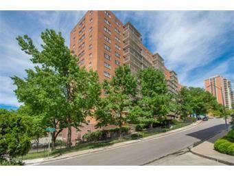 310 W 49 Street, Kansas City, MO 64112