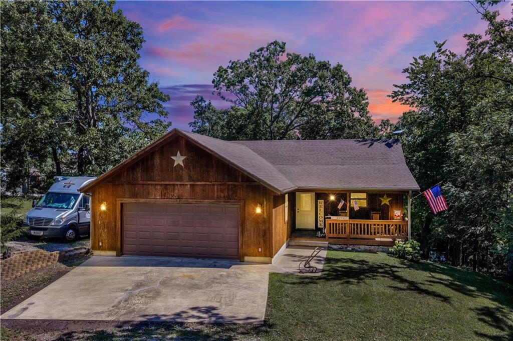 22967 Peppermint Drive, Warsaw, MO 65355