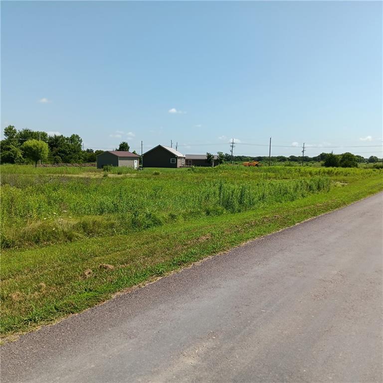 17 and 21 Wilderness Trail, Linn Valley, KS 66040